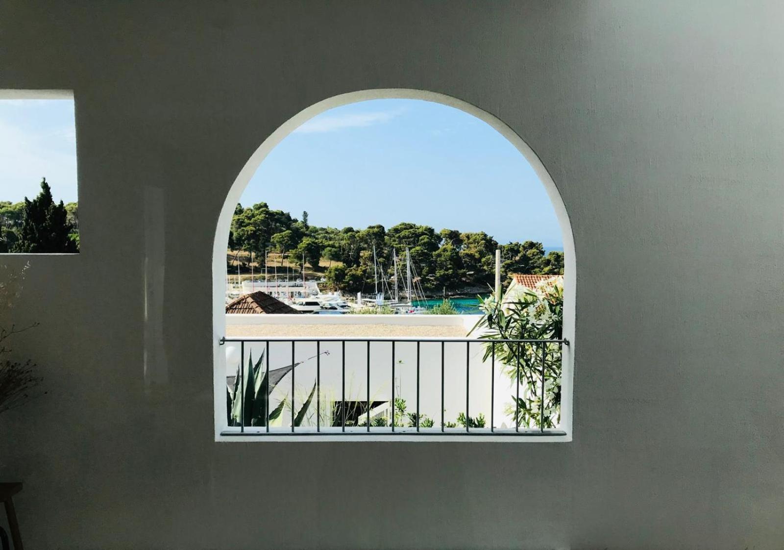 Sol Melba Boutique Studios - Maslinica Luaran gambar